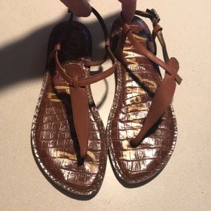 Sam Edelman sz 7 Tan thong sandals 7. Super cute!
